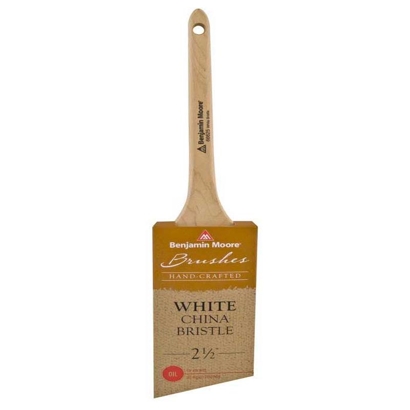 Benjamin Moore White China Bristle 2 1/2 TAS